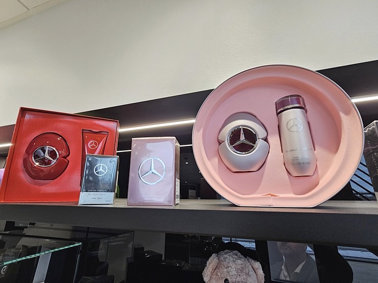 Mercedes Benz oficiālais pārstāvis Latvijā VEHO atklāj jaunu servisa centru Mārupē ar elektrisko G klasi Mercedes Benz oficiālais pārstāvis Latvijā VEHO atklāj jaunu servisa centru Mārupē ar elektrisko G klasi 365100
