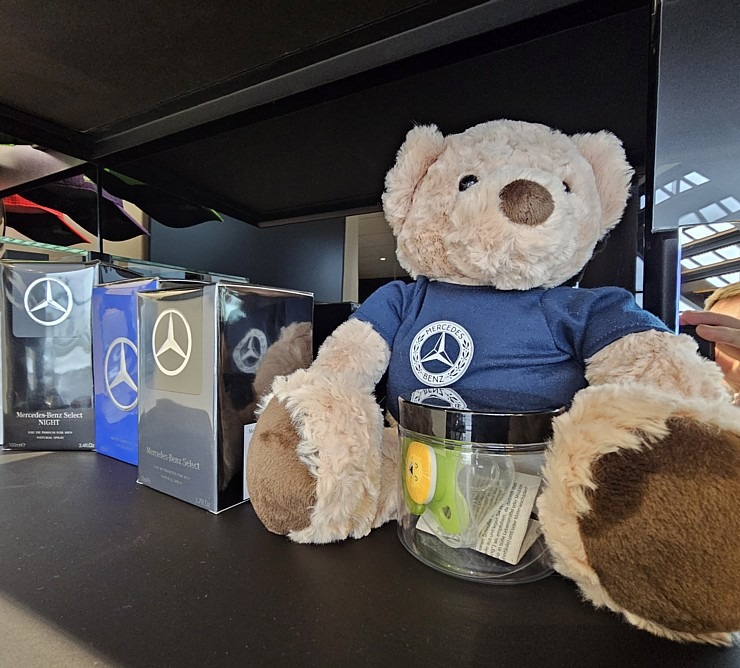 Mercedes Benz oficiālais pārstāvis Latvijā VEHO atklāj jaunu servisa centru Mārupē ar elektrisko G klasi Mercedes Benz oficiālais pārstāvis Latvijā VEHO atklāj jaunu servisa centru Mārupē ar elektrisko G klasi 365101