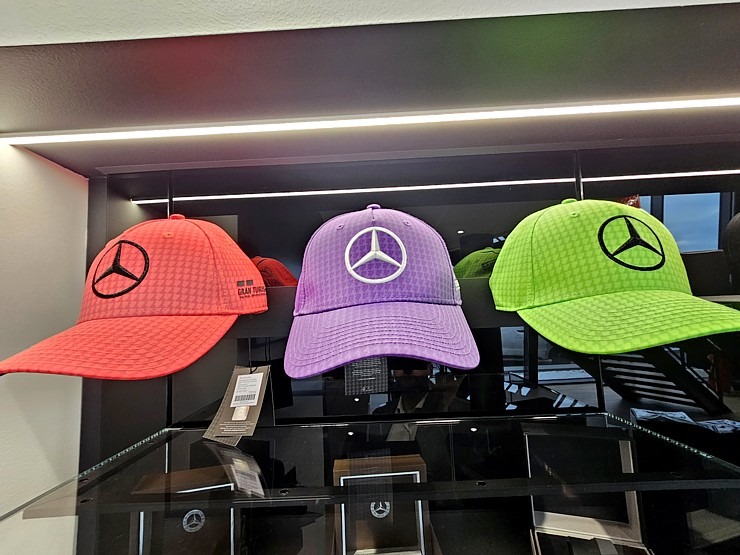 Mercedes Benz oficiālais pārstāvis Latvijā VEHO atklāj jaunu servisa centru Mārupē ar elektrisko G klasi Mercedes Benz oficiālais pārstāvis Latvijā VEHO atklāj jaunu servisa centru Mārupē ar elektrisko G klasi 365102
