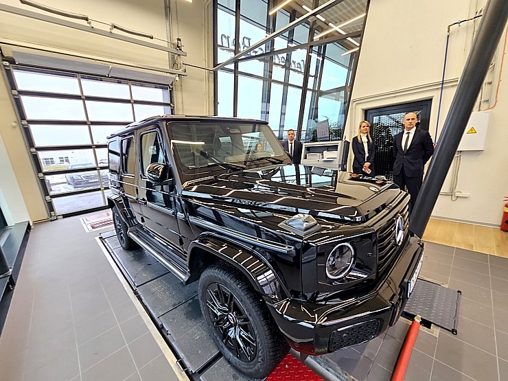 Mercedes Benz oficiālais pārstāvis Latvijā VEHO atklāj jaunu servisa centru Mārupē ar elektrisko G klasi Mercedes Benz oficiālais pārstāvis Latvijā VEHO atklāj jaunu servisa centru Mārupē ar elektrisko G klasi 365077
