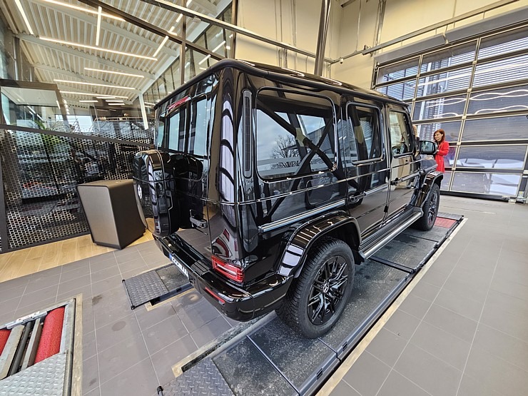 Mercedes Benz oficiālais pārstāvis Latvijā VEHO atklāj jaunu servisa centru Mārupē ar elektrisko G klasi Mercedes Benz oficiālais pārstāvis Latvijā VEHO atklāj jaunu servisa centru Mārupē ar elektrisko G klasi 365078