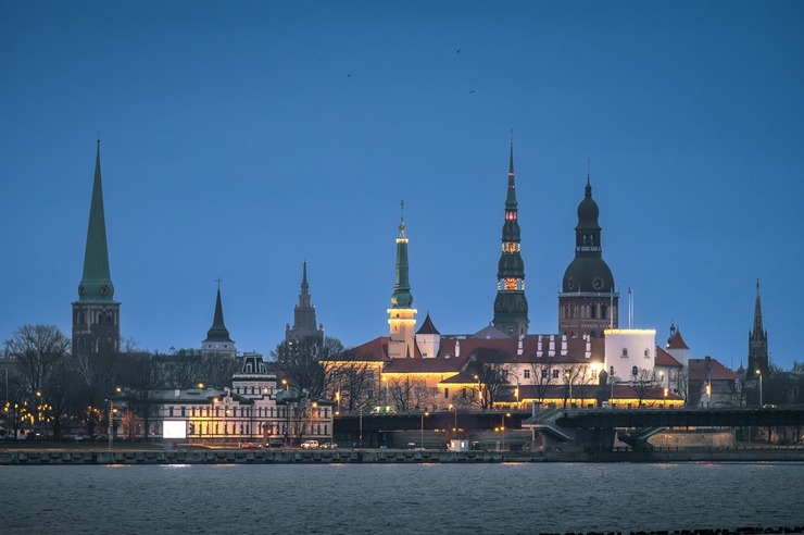 Ar vācu kompānijas «Phoenix Reisen» kuģa «Amadea» vizīti Rīgā iesākusies ziemas kruīzu sezona. Foto: Viesturs Jūgs Ar vācu kompānijas «Phoenix Reisen» kuģa «Amadea» vizīti Rīgā iesākusies ziemas kruīzu sezona. Foto: Viesturs Jūgs 365200