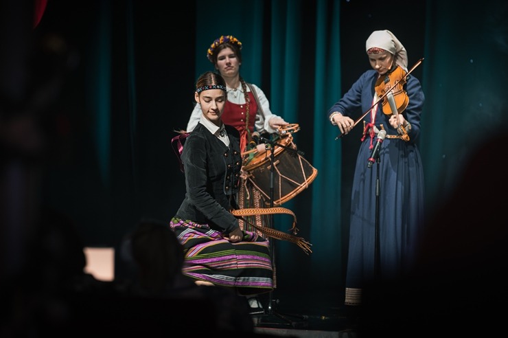 Ar vācu kompānijas «Phoenix Reisen» kuģa «Amadea» vizīti Rīgā iesākusies ziemas kruīzu sezona. Foto: Viesturs Jūgs Ar vācu kompānijas «Phoenix Reisen» kuģa «Amadea» vizīti Rīgā iesākusies ziemas kruīzu sezona. Foto: Viesturs Jūgs 365208
