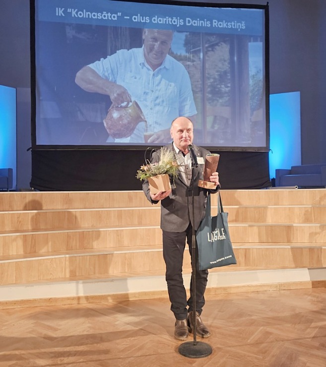 Latgales Tūrisma gada balvas 2024 laureāti tiek apbalvoti un sumināti Daugavpilī - Labākais tūrisma objekts (privātajā sektorā) – IK “Kolnasāta” – alu Latgales Tūrisma gada balvas 2024 laureāti tiek apbalvoti un sumināti Daugavpilī - Labākais tūrisma objekts (privātajā sektorā) – IK “Kolnasāta” – alu 365386