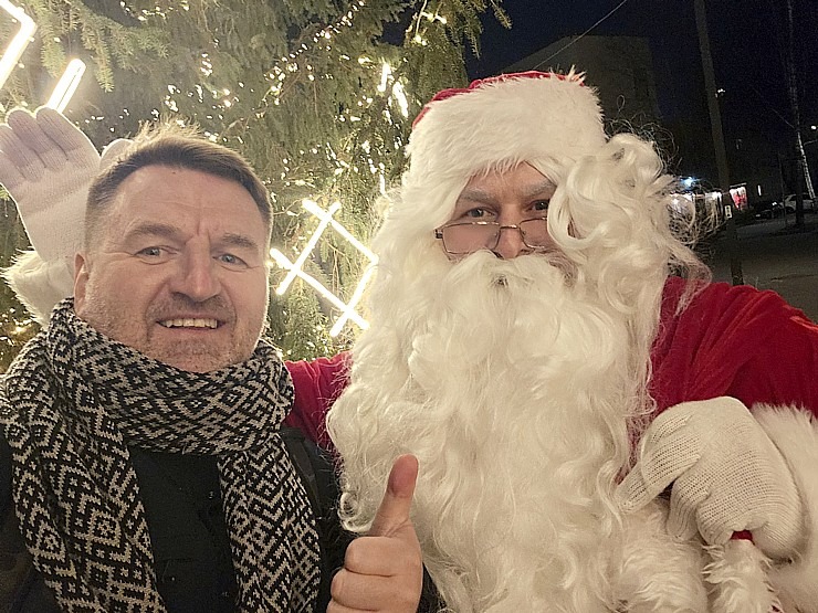 Ogre piedāvā Ziemassvētku noskaņojumu ar instagramīgiem gaismas objektiem 365602