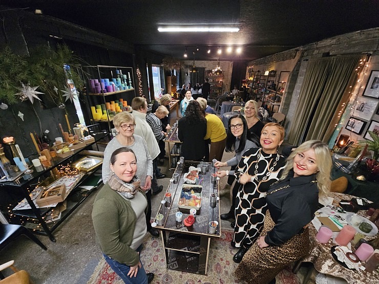Meistarklases veidā iepazīstam sveču darbnīcu «Un:Te candles» Ķegumā 365672