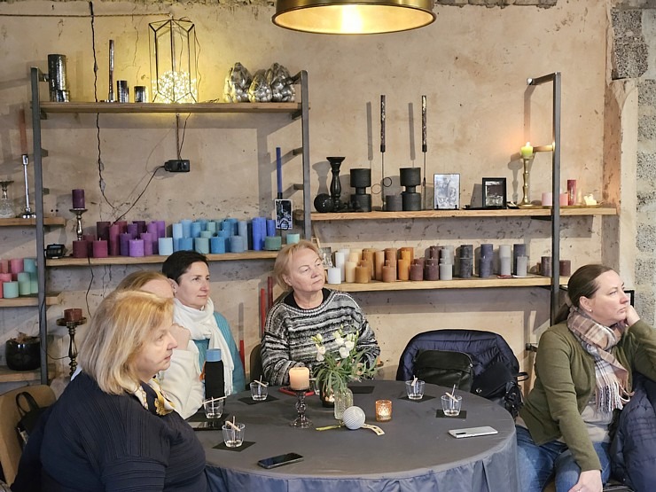 Meistarklases veidā iepazīstam sveču darbnīcu «Un:Te candles» Ķegumā 365661