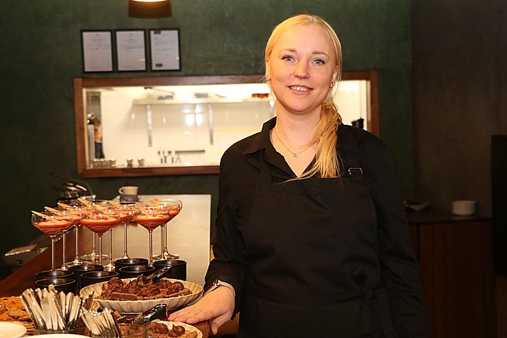 Jaunais Vecrīgas restorāns «3 Seasons» un šefpavārs Ingmārs Ladigs rīko pirmās vēlās brokastis jeb branču. Telefons: +371 29218599, Audēju iela 15 vai Jaunais Vecrīgas restorāns «3 Seasons» un šefpavārs Ingmārs Ladigs rīko pirmās vēlās brokastis jeb branču. Telefons: +371 29218599, Audēju iela 15 vai 365960