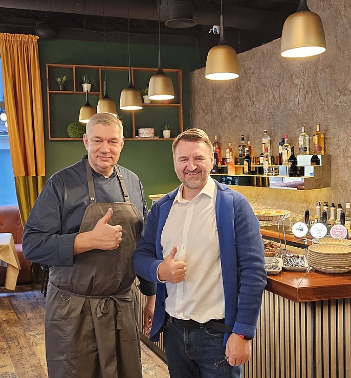 Jaunais Vecrīgas restorāns «3 Seasons» un šefpavārs Ingmārs Ladigs rīko pirmās vēlās brokastis jeb branču. Telefons: +371 29218599, Audēju iela 15 vai Jaunais Vecrīgas restorāns «3 Seasons» un šefpavārs Ingmārs Ladigs rīko pirmās vēlās brokastis jeb branču. Telefons: +371 29218599, Audēju iela 15 vai 365962