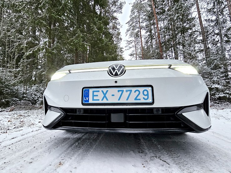 Ar jauno Volkswagen ID.7 ceļojam uz viesu namu «Bergervilla» Valkas novadā 366025
