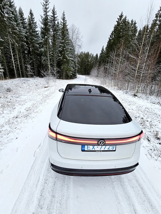 Ar jauno Volkswagen ID.7 ceļojam uz viesu namu «Bergervilla» Valkas novadā 366029