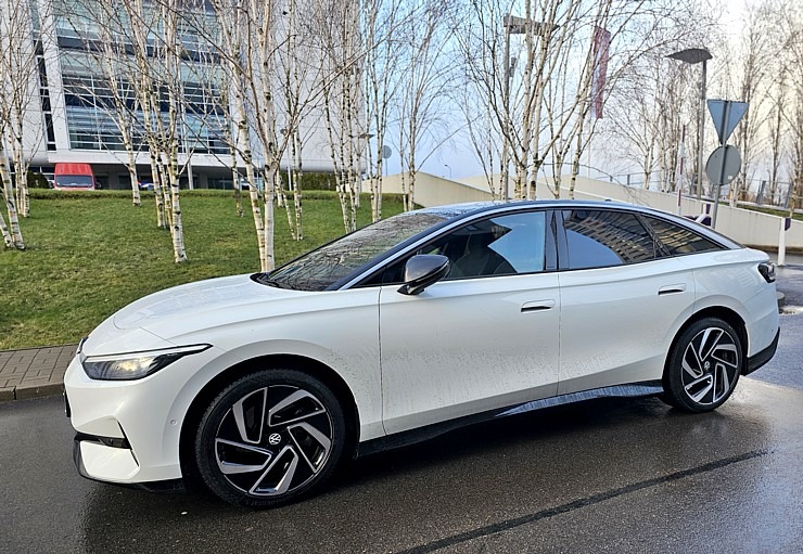 Ar jauno Volkswagen ID.7 ceļojam uz viesu namu «Bergervilla» Valkas novadā 366022