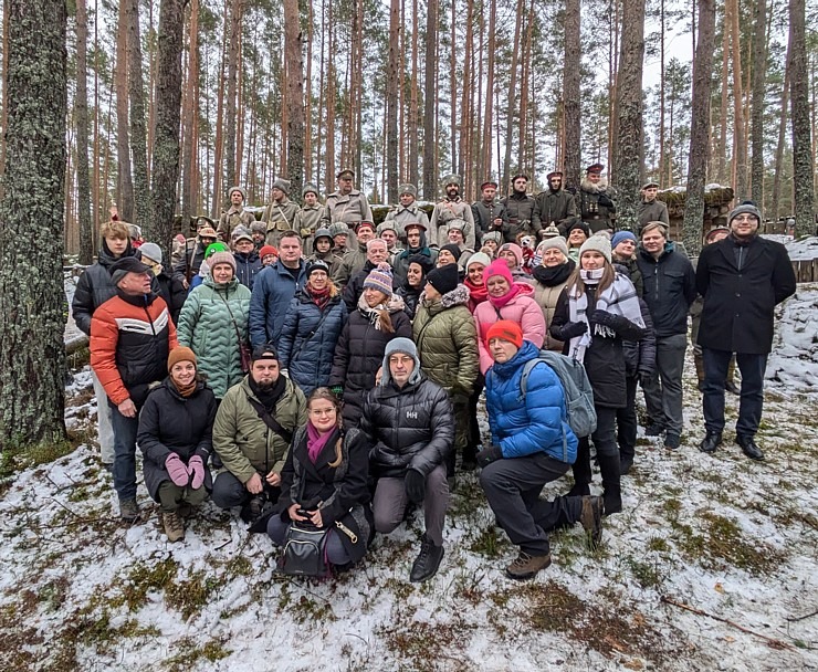Latvijas patrioti Mārupes novada Antiņu kapos atceras Ziemassvētku kaujas ar cīņu rekonstrukciju. Foto: Juris Smaļinskis. Vairāk informācijas - milita Latvijas patrioti Mārupes novada Antiņu kapos atceras Ziemassvētku kaujas ar cīņu rekonstrukciju. Foto: Juris Smaļinskis. Vairāk informācijas - milita 366734