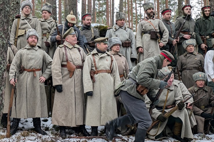 Latvijas patrioti Mārupes novada Antiņu kapos atceras Ziemassvētku kaujas ar cīņu rekonstrukciju. Foto: Juris Smaļinskis. Vairāk informācijas - milita Latvijas patrioti Mārupes novada Antiņu kapos atceras Ziemassvētku kaujas ar cīņu rekonstrukciju. Foto: Juris Smaļinskis. Vairāk informācijas - milita 366721