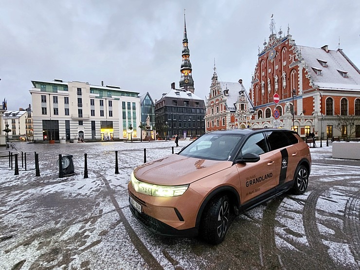 Sadarbībā ar «Auto Blitz» apceļojam Latviju ar jauno un Vācijā ražoto «Opel Grandland GS Hybrid» 367124