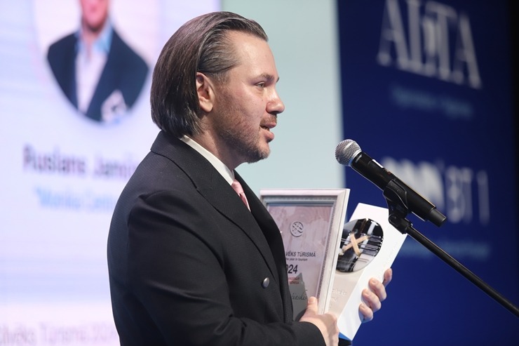 «GADA CILVĒKS TŪRISMĀ 2024» apbalvošanas ceremonija tūrisma izstādē «Balttour 2025». “Uzņēmējs/vadītājs naktsmītņu biznesā” viesnīcas “Monika Centrum «GADA CILVĒKS TŪRISMĀ 2024» apbalvošanas ceremonija tūrisma izstādē «Balttour 2025». “Uzņēmējs/vadītājs naktsmītņu biznesā” viesnīcas “Monika Centrum 367333