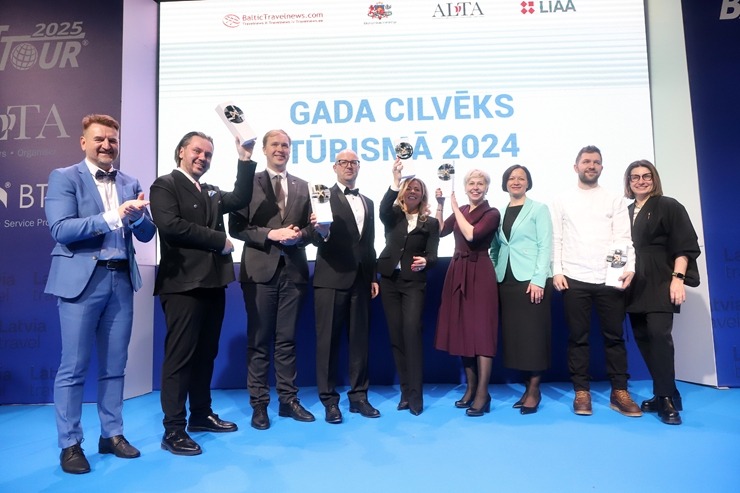 «GADA CILVĒKS TŪRISMĀ 2024» apbalvošanas ceremonija tūrisma izstādē «Balttour 2025». Foto: Rojs Maizītis «GADA CILVĒKS TŪRISMĀ 2024» apbalvošanas ceremonija tūrisma izstādē «Balttour 2025». Foto: Rojs Maizītis 367345