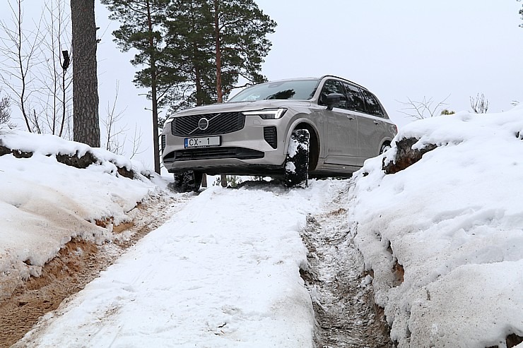 Apceļojam Latviju ar 455 zirgspēku jaudīgo Volvo XC90 Plug-in sadarbībā ar «Volvo Mūsa Motors Rīga» Apceļojam Latviju ar 455 zirgspēku jaudīgo Volvo XC90 Plug-in sadarbībā ar «Volvo Mūsa Motors Rīga» 368148