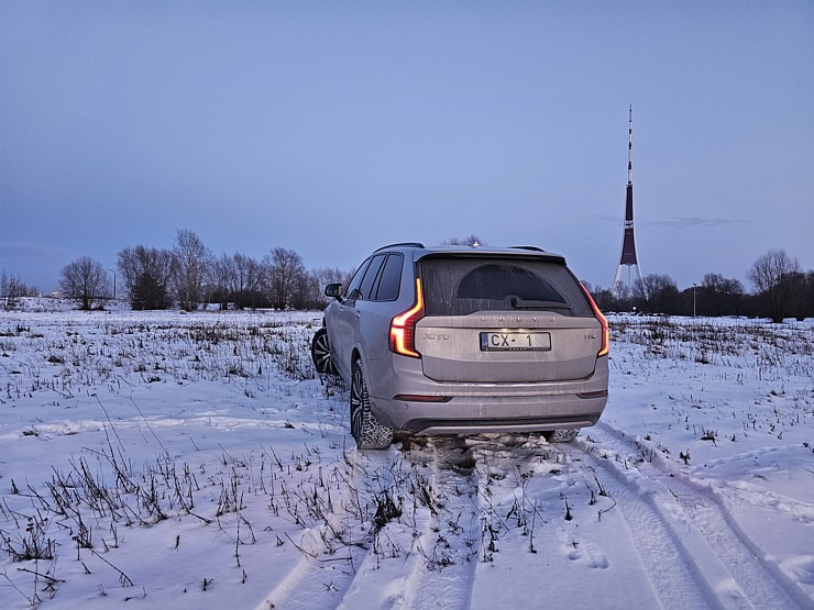 Apceļojam Latviju ar 455 zirgspēku jaudīgo Volvo XC90 Plug-in sadarbībā ar «Volvo Mūsa Motors Rīga» Apceļojam Latviju ar 455 zirgspēku jaudīgo Volvo XC90 Plug-in sadarbībā ar «Volvo Mūsa Motors Rīga» 368151