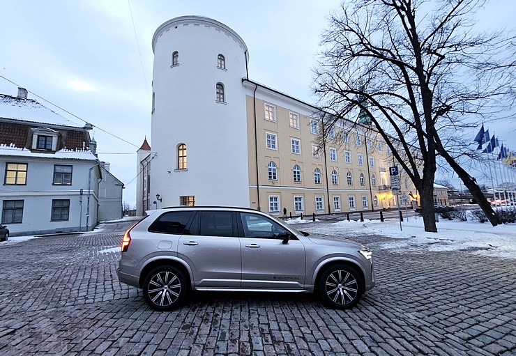 Apceļojam Latviju ar 455 zirgspēku jaudīgo Volvo XC90 Plug-in sadarbībā ar «Volvo Mūsa Motors Rīga» Apceļojam Latviju ar 455 zirgspēku jaudīgo Volvo XC90 Plug-in sadarbībā ar «Volvo Mūsa Motors Rīga» 368129