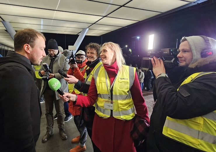 «Straume» ar «Oskaru» pārraksta Latvijas kino vēsturi un atgriežas ar «airBaltic» lidmašīnu dzimtenē «Straume» ar «Oskaru» pārraksta Latvijas kino vēsturi un atgriežas ar «airBaltic» lidmašīnu dzimtenē 368547