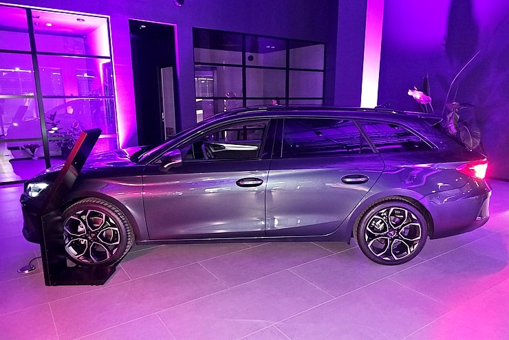 Tagad Daugavas kreisajā krastā Rīgā ir atvēries AUTOBRAVA Motors Ulmaņa | CUPRA oficiālais dīlercentrs Tagad Daugavas kreisajā krastā Rīgā ir atvēries AUTOBRAVA Motors Ulmaņa | CUPRA oficiālais dīlercentrs 368616