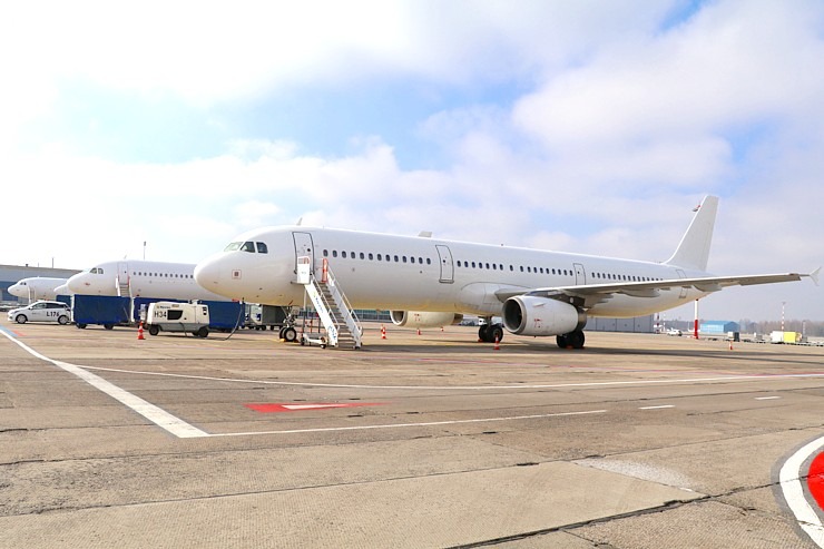 Lidsabiedrība «SmartLynx Airlines» iepazīstina Travelnews.lv ar lidmašīnu «Airbus A321» un kompānijas biznesu Lidsabiedrība «SmartLynx Airlines» iepazīstina Travelnews.lv ar lidmašīnu «Airbus A321» un kompānijas biznesu 369201