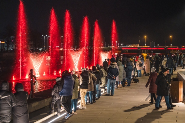 Liepāja 400 gadu jubilejas svinībās iekrāsojas spožās gaismās 369248