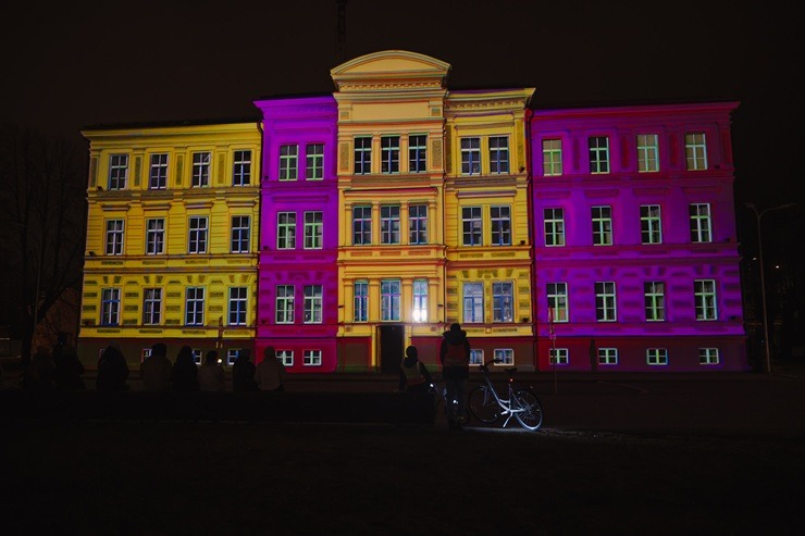 Liepāja 400 gadu jubilejas svinībās iekrāsojas spožās gaismās 369258