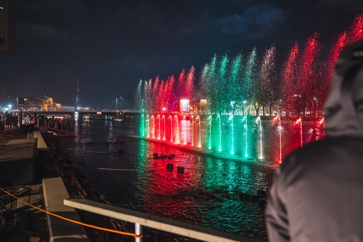 Liepāja 400 gadu jubilejas svinībās iekrāsojas spožās gaismās 369246