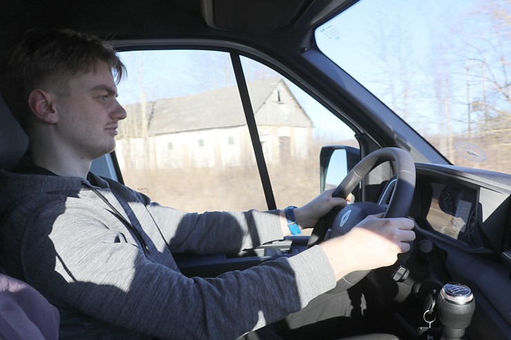 Sadarbībā ar auto nomu «Sixt Latvija» ceļojam ar jauno kravas furgonu «Renault Master» uz Latgali Sadarbībā ar auto nomu «Sixt Latvija» ceļojam ar jauno kravas furgonu «Renault Master» uz Latgali 369296