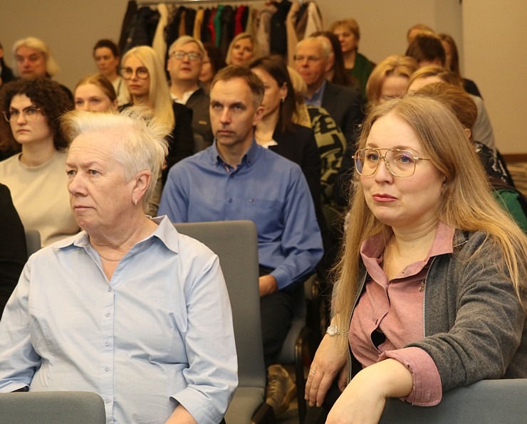 Lidsabiedrība «airBaltic» kopā ar partneriem aicina lidot uz un caur Amsterdamu 369318