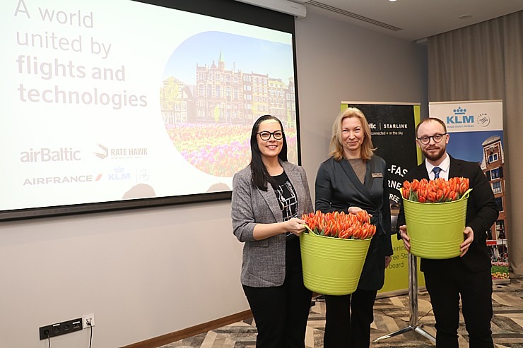 Lidsabiedrība «airBaltic» kopā ar partneriem aicina lidot uz un caur Amsterdamu 369301