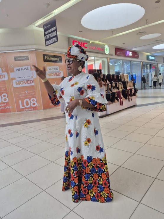 Travelnews.lv sadarbībā ar «Turkish Airlines» iepazīst Nigēriju un novēro dāmu ikdienas ģērbšanās stilu Travelnews.lv sadarbībā ar «Turkish Airlines» iepazīst Nigēriju un novēro dāmu ikdienas ģērbšanās stilu 369330