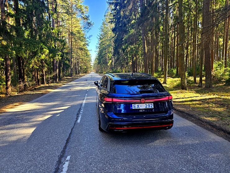 Ceļojam ar jauno elektrisko «Volkswagen ID.7 Tourer» 369354
