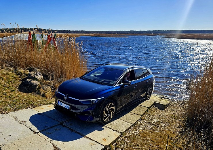 Ceļojam ar jauno elektrisko «Volkswagen ID.7 Tourer» 369357