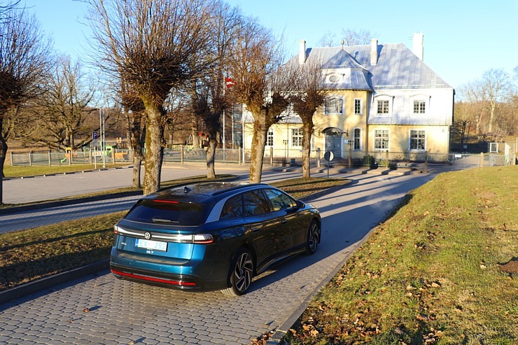 Ceļojam ar jauno elektrisko «Volkswagen ID.7 Tourer» 369376