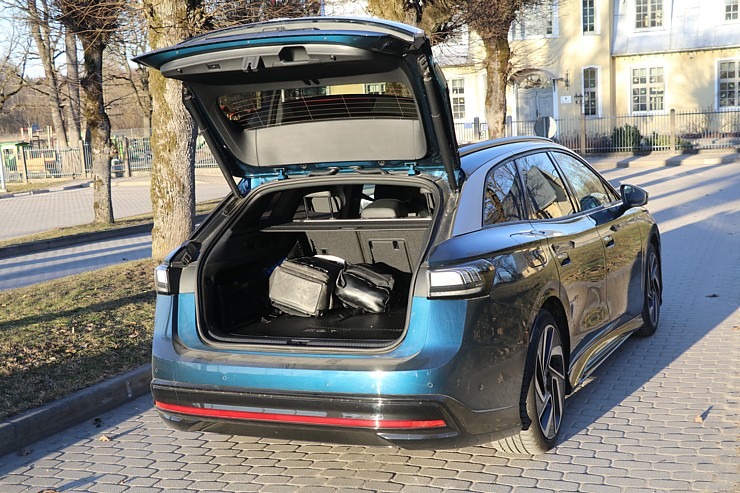 Ceļojam ar jauno elektrisko «Volkswagen ID.7 Tourer» 369377