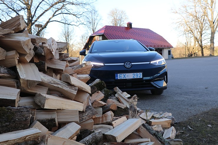 Ceļojam ar jauno elektrisko «Volkswagen ID.7 Tourer» 369379