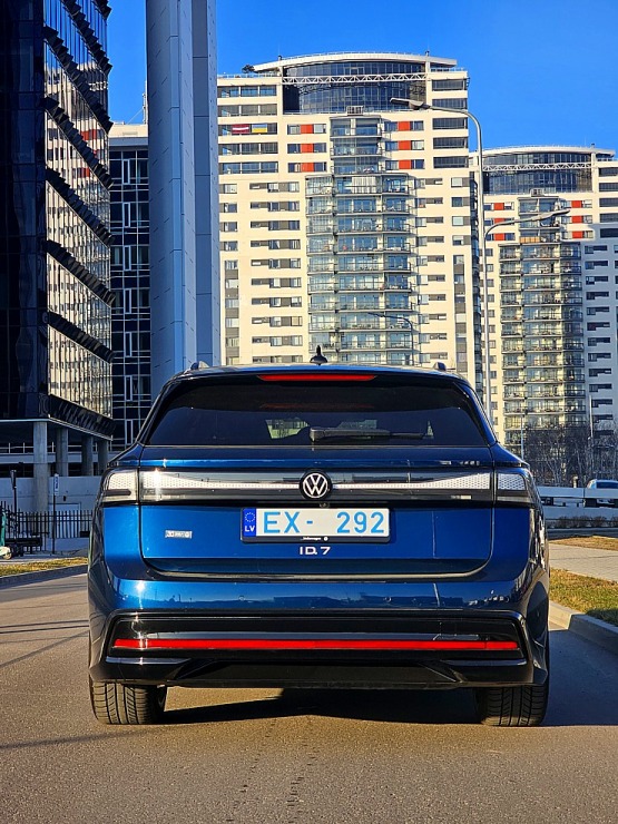 Ceļojam ar jauno elektrisko «Volkswagen ID.7 Tourer» 369351
