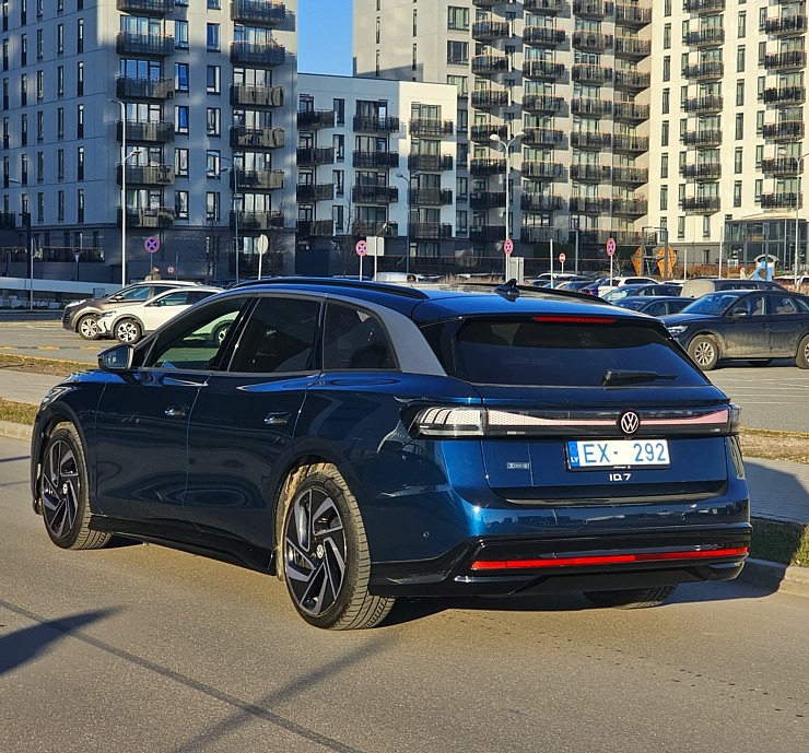 Ceļojam ar jauno elektrisko «Volkswagen ID.7 Tourer» 369352