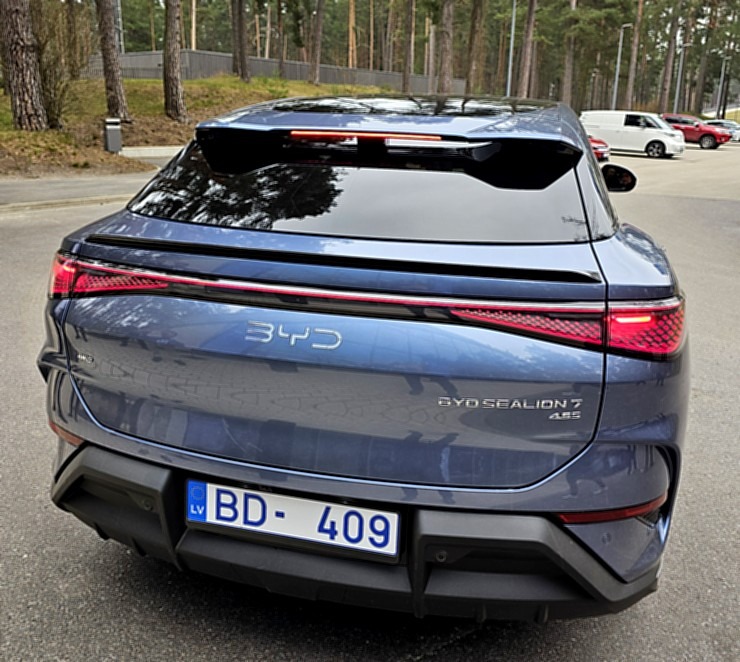 Travelnews.lv klātienē iepazīst pasaulē vadošā elektromobiļu ražotāja BYD (Build Your Dreams) spēkratus Travelnews.lv klātienē iepazīst pasaulē vadošā elektromobiļu ražotāja BYD (Build Your Dreams) spēkratus 369471