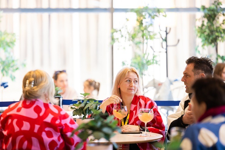 35 brīvprātīgie izmanto iespēju nakšņot veikalā, satiek Miedziņu un uzzina lieterīgu informāciju par miegu 35 brīvprātīgie izmanto iespēju nakšņot veikalā, satiek Miedziņu un uzzina lieterīgu informāciju par miegu 369578