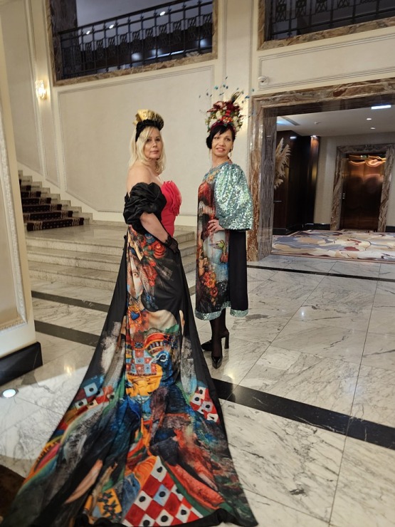 Vecrīgas viesnīcā «Grand Hotel Kempinski Riga« atklāj mākslinieces Ilzes Laizānes izstādi «Amore Art & Fashion» Vecrīgas viesnīcā «Grand Hotel Kempinski Riga« atklāj mākslinieces Ilzes Laizānes izstādi «Amore Art & Fashion» 369654
