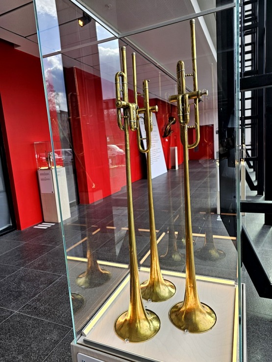 Latgales vēstniecībā «Gors» skatāma seno un inovatīvo mūzikas instrumentu izstāde 369990