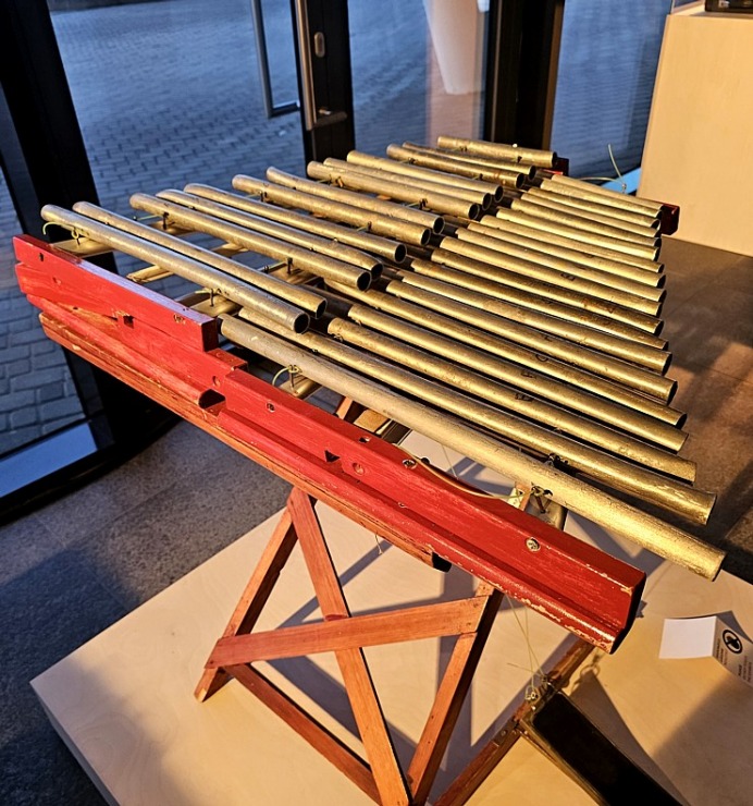 Latgales vēstniecībā «Gors» skatāma seno un inovatīvo mūzikas instrumentu izstāde 369996