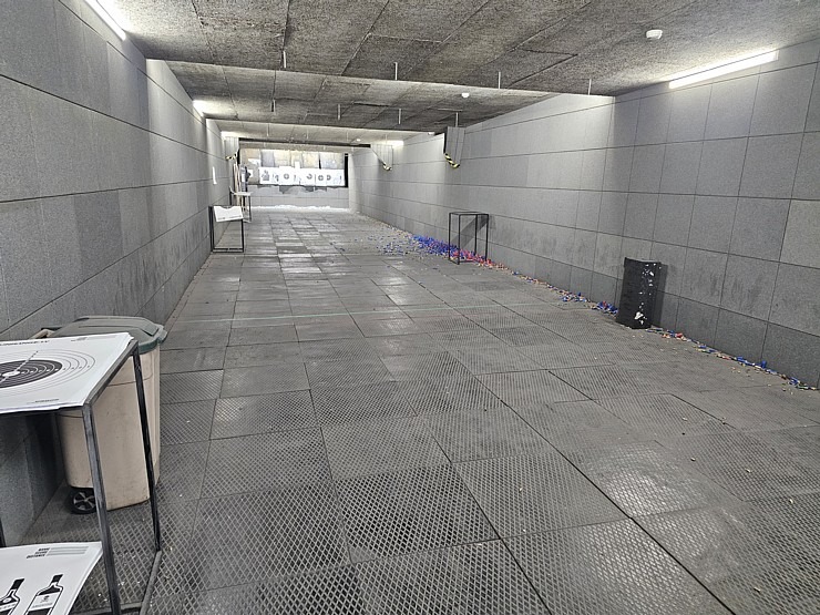 Iepazīstam modernāko šautuvi Baltijas valstīs «Gunrange.lv», kas atrodas Pārdaugavā 370092