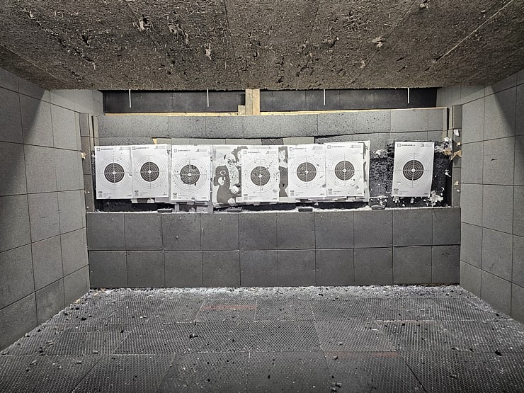 Iepazīstam modernāko šautuvi Baltijas valstīs «Gunrange.lv», kas atrodas Pārdaugavā 370096