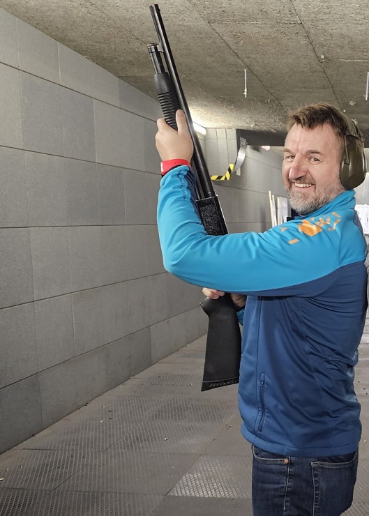 Iepazīstam modernāko šautuvi Baltijas valstīs «Gunrange.lv», kas atrodas Pārdaugavā 370100
