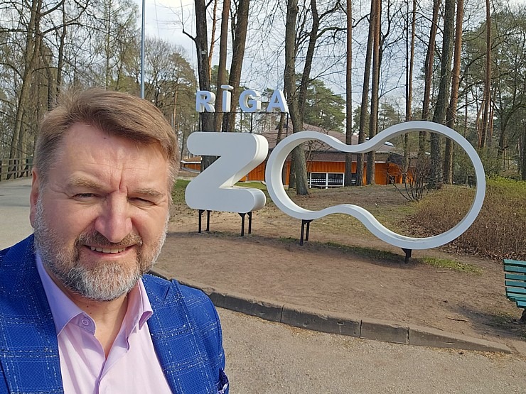 Rīgas Zoodārzs aicina uz randiņu ar Amūras tīģeru saimi, kuriem ir divi jauki mazuļi 370142